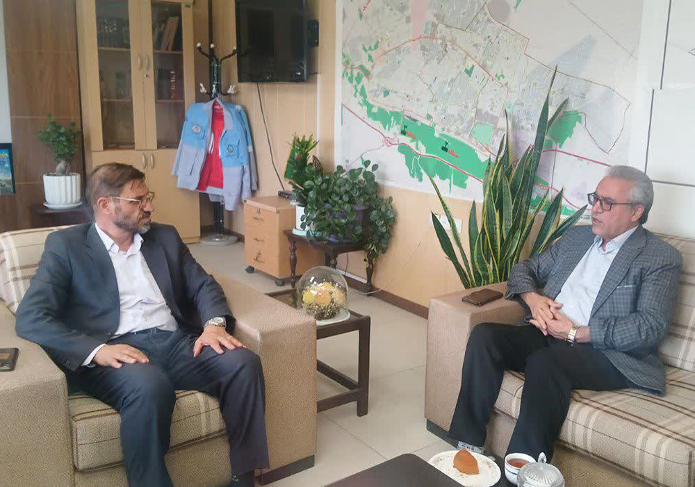 دیدار و گفتگو مدیرکل نوسازی مدارس استان زنجان با فرماندار زنجان